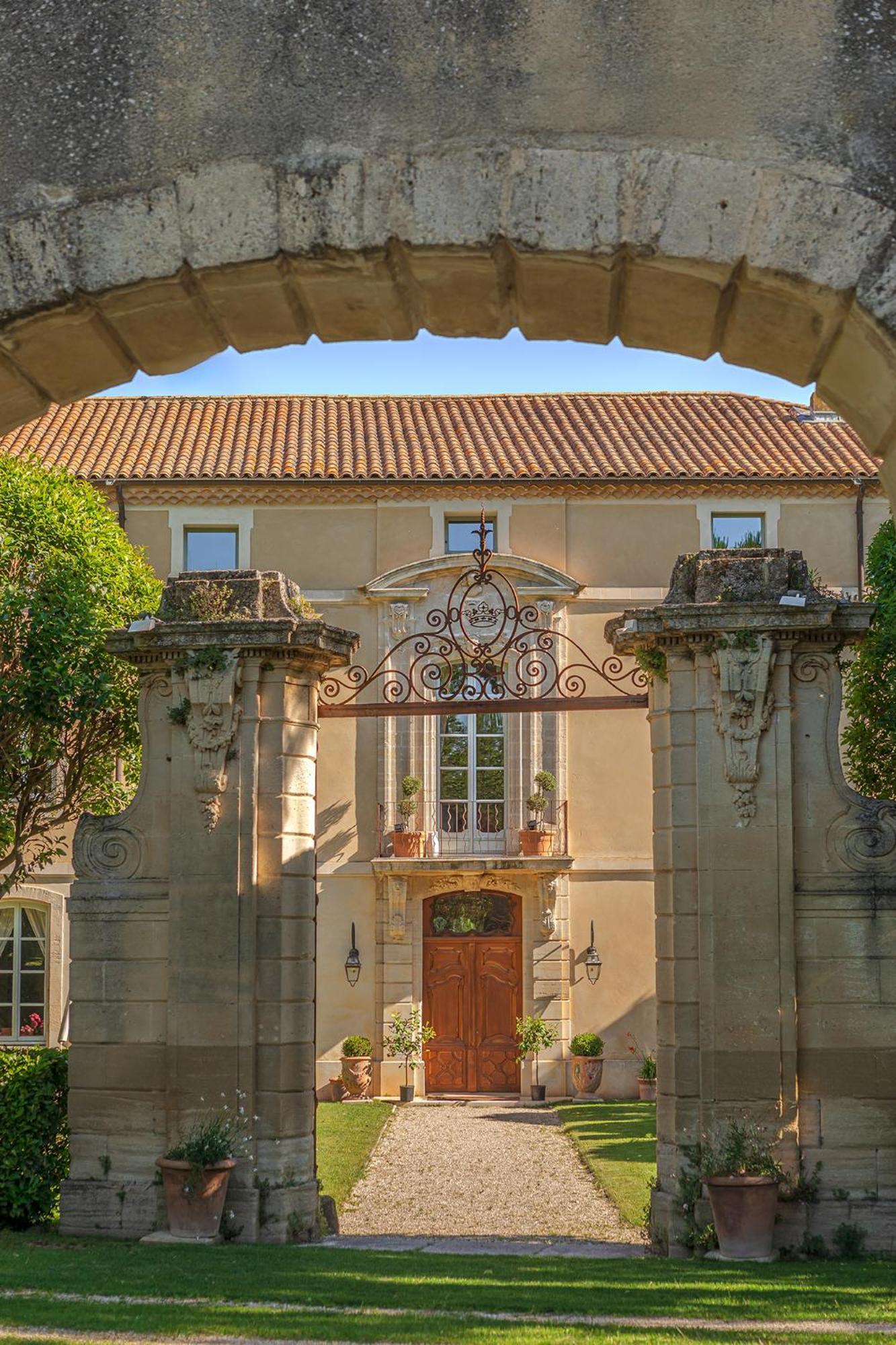 Chateau Talaud Loriol-du-Comtat Ngoại thất bức ảnh
