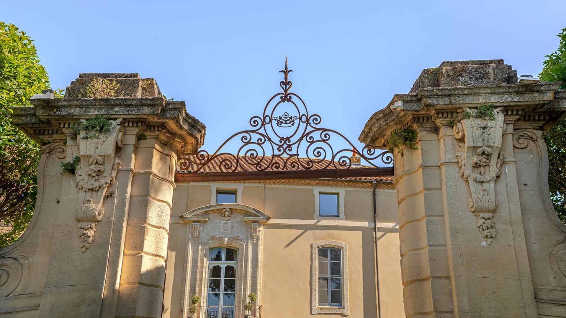 Chateau Talaud Loriol-du-Comtat Ngoại thất bức ảnh